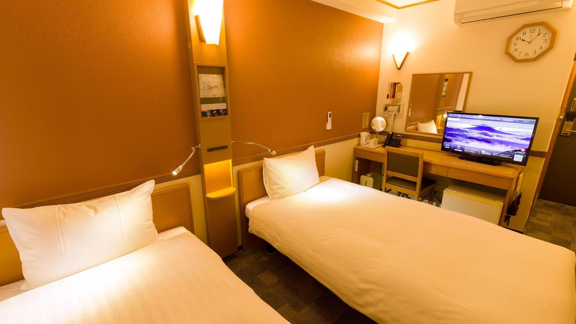 Toyoko Inn Toyohashi Eki Higashi Guchi Rum bild