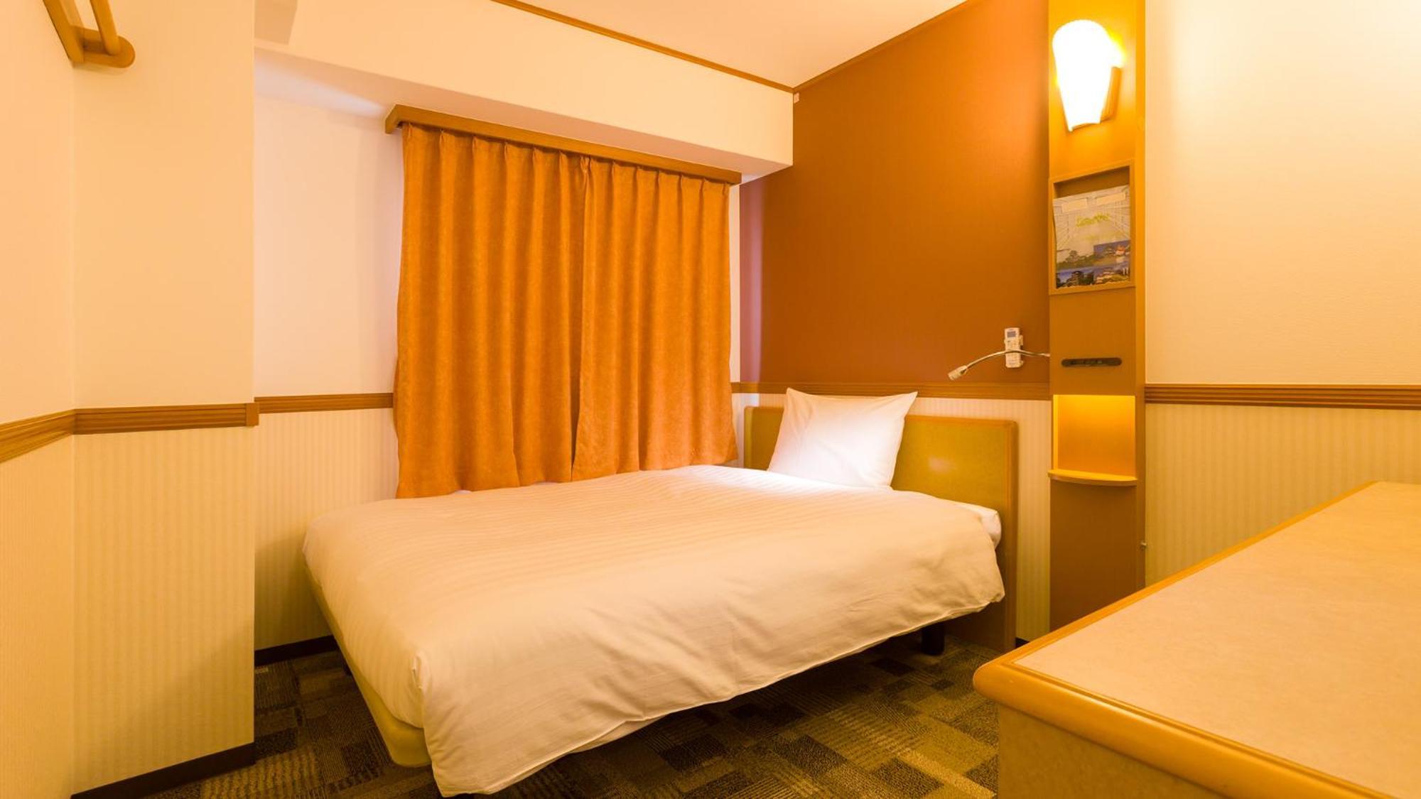 Toyoko Inn Toyohashi Eki Higashi Guchi Rum bild