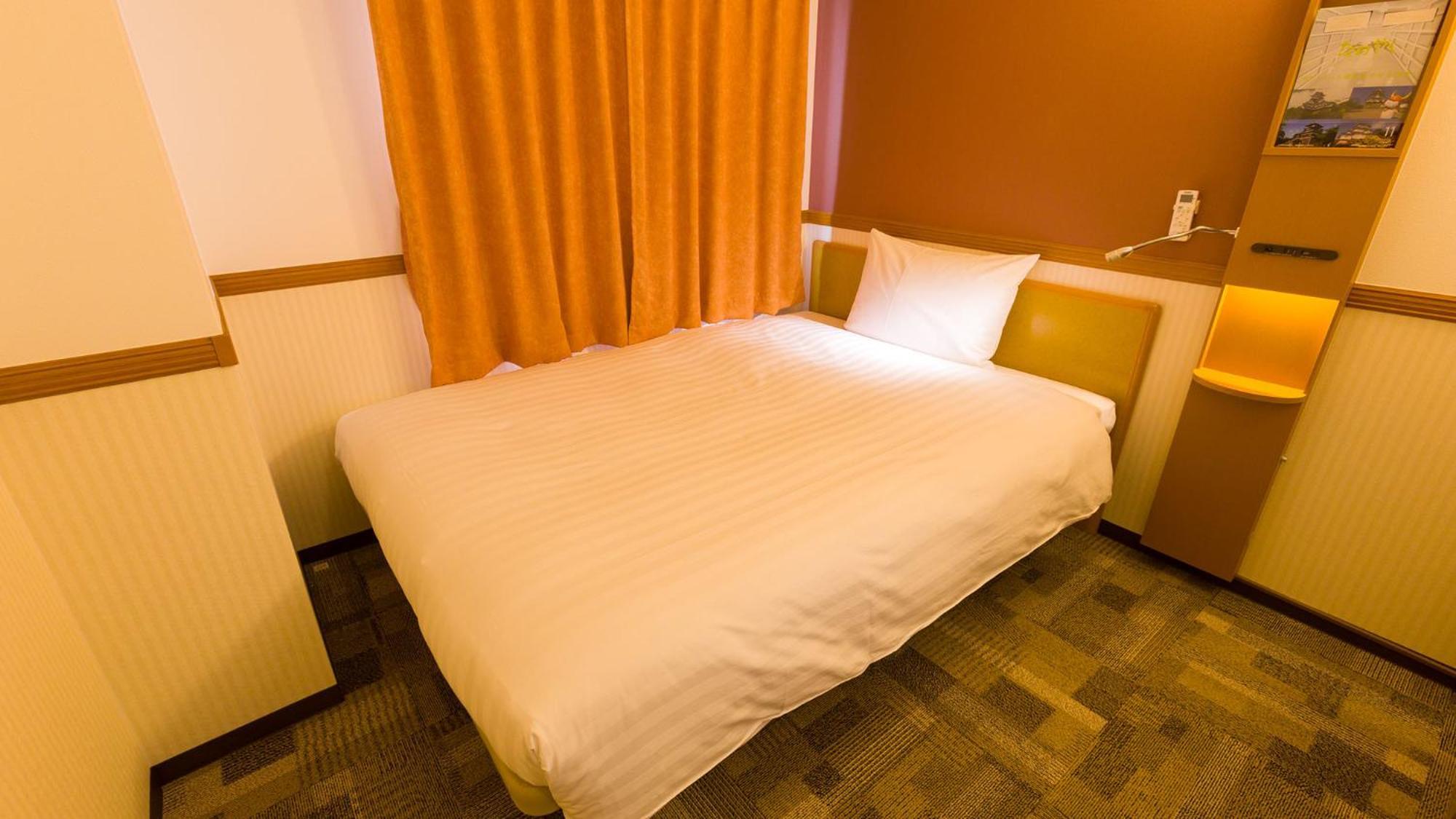 Toyoko Inn Toyohashi Eki Higashi Guchi Rum bild