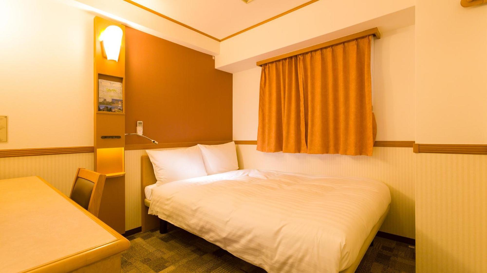 Toyoko Inn Toyohashi Eki Higashi Guchi Rum bild