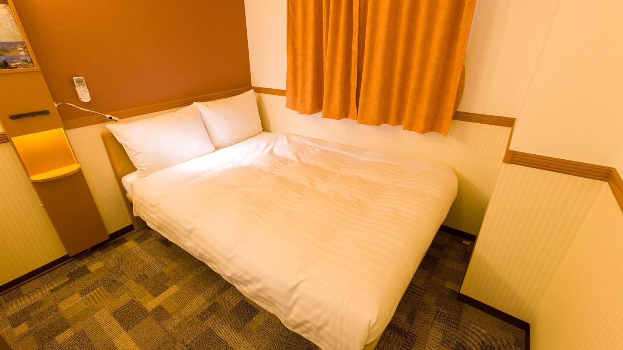 Toyoko Inn Toyohashi Eki Higashi Guchi Rum bild