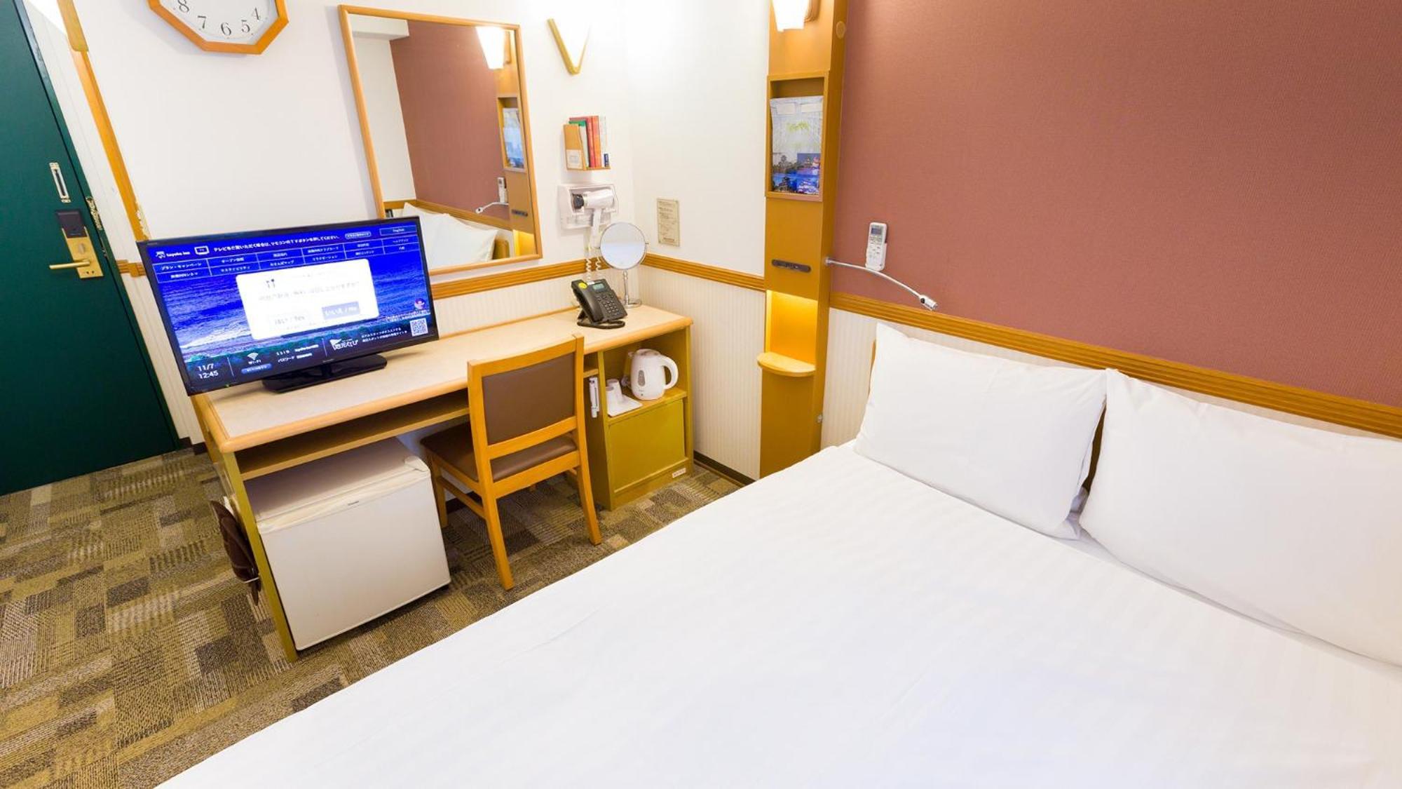 Toyoko Inn Toyohashi Eki Higashi Guchi Rum bild